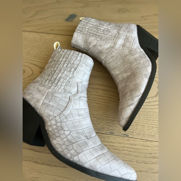 Raye Flag Boot - Picture 5 of 5